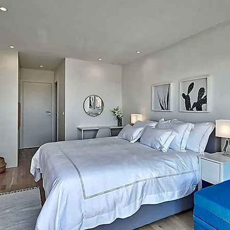 מלון Bedroom Near Split With Pool 4*