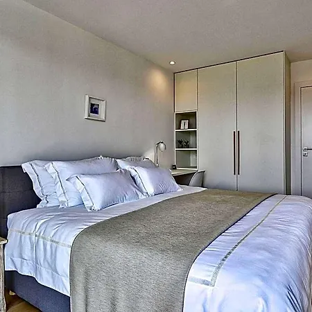 Bedroom Near Split With Pool Вілла *