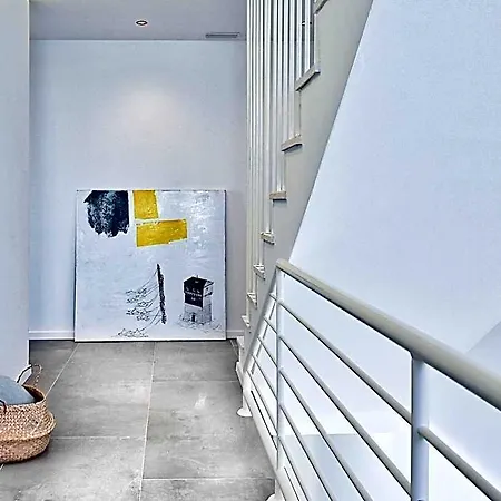 Bedroom Near Split With Pool מלון