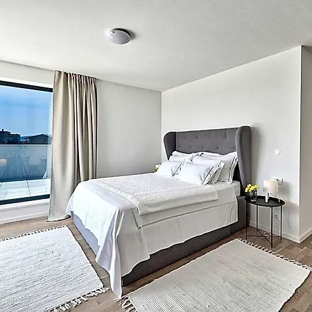 Szálloda Bedroom Near Split With Pool